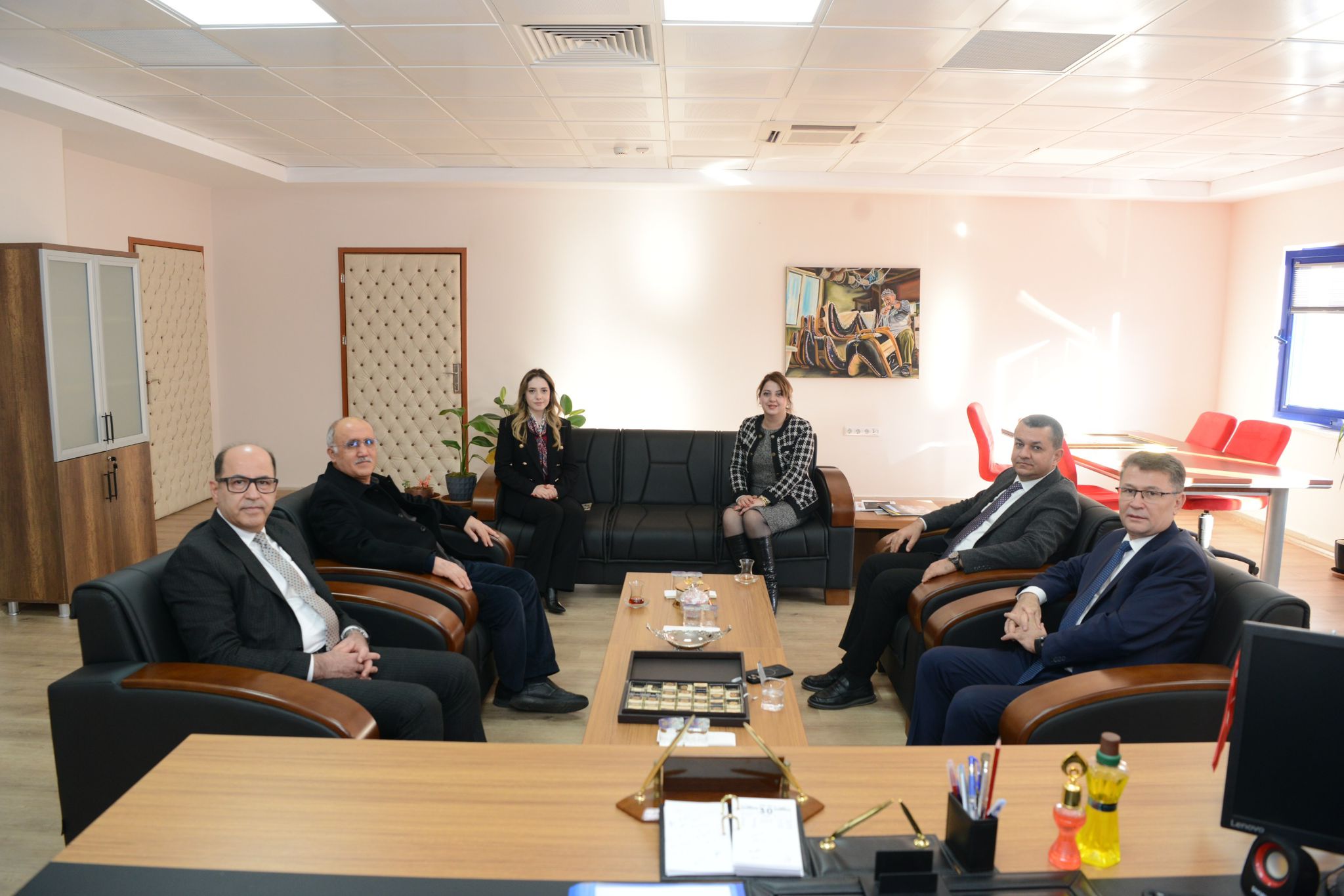 Türk Dil Kurumu Başkanı Prof. Dr. Osman MERT Fakültemiz Dekanı Prof. Dr. Orhan DOGAN' ı ziyaret etti.